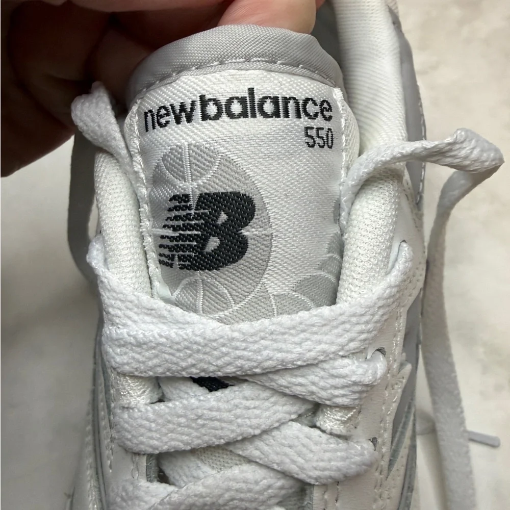 New Balance | 550 Sneakers | White & Grey Leather | Size M7 W8.5